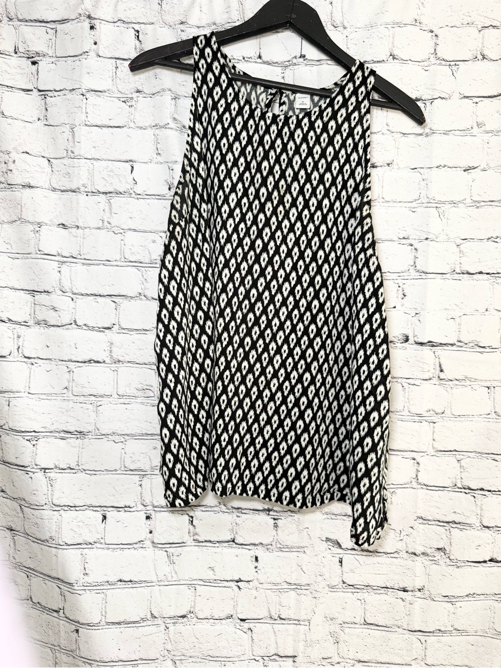 Old Navy. Diamond pattern tank. Size XL
